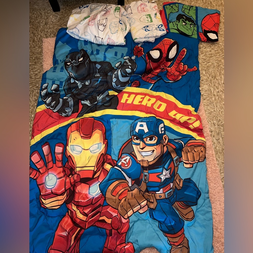 Toddler marvel bedding set